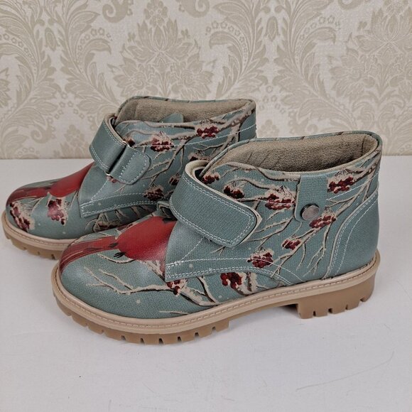 Streetfly Womens Printed Boots Size 37 Blue with Red Cardinals Faux Leather NWOT - Picture 3 of 10